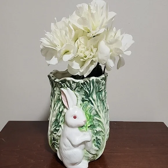 Beautiful Shafford Rabbit Patch Vase - Picture 11 of 11